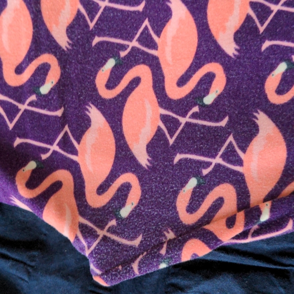 LuLaRoe Flamingo Leggings - Picture 3 of 4